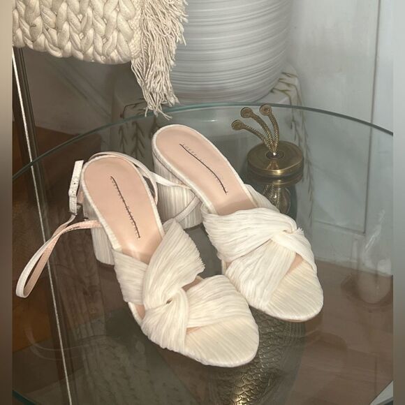 LOEFFLER RANDALL Reed Pearl Pleated Twist Heel - Picture 4 of 9